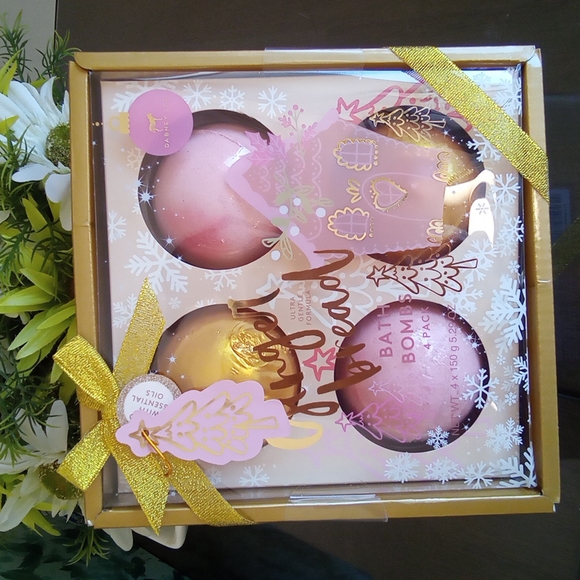 Other - FREE AD ON💥 New Ginger Bread Bath Bombs